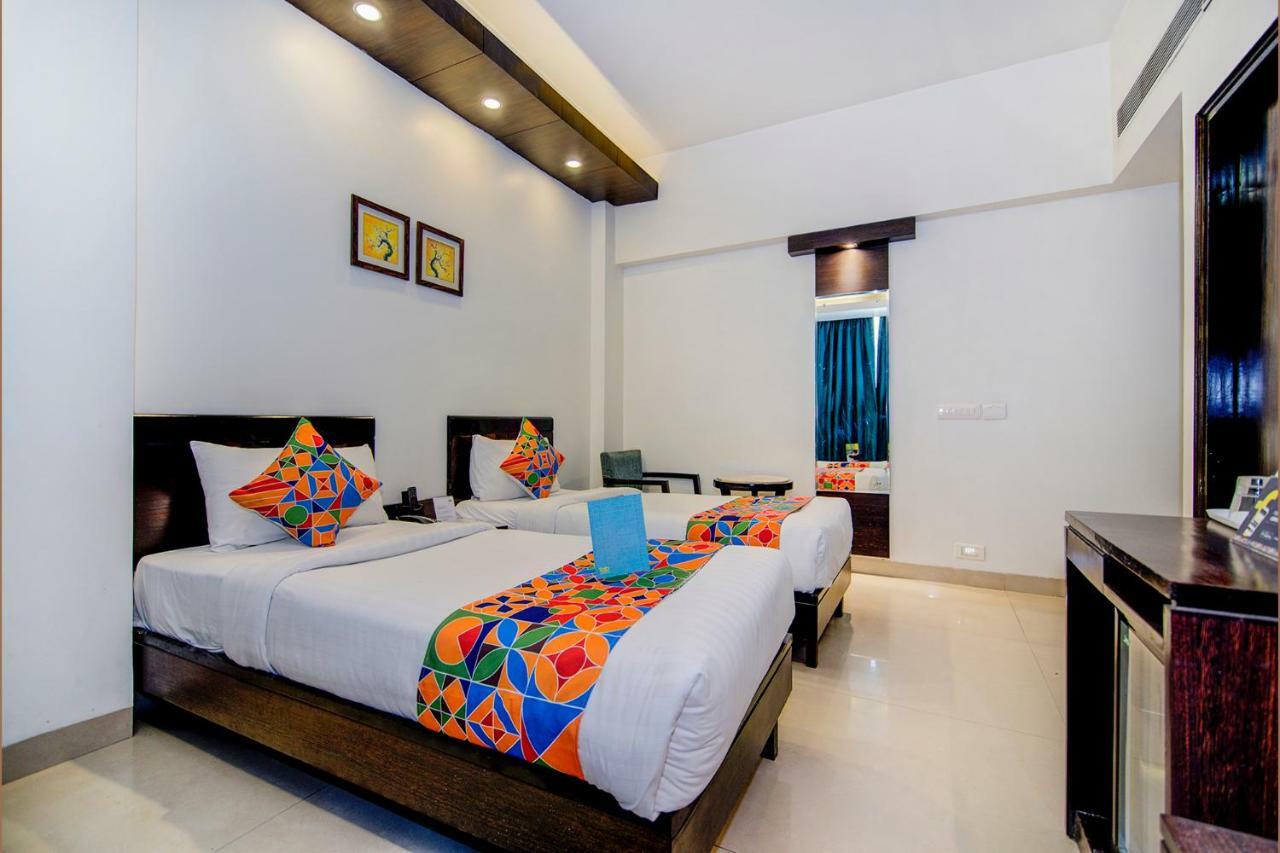 Fabhotel Rockland New Delhi Exteriör bild